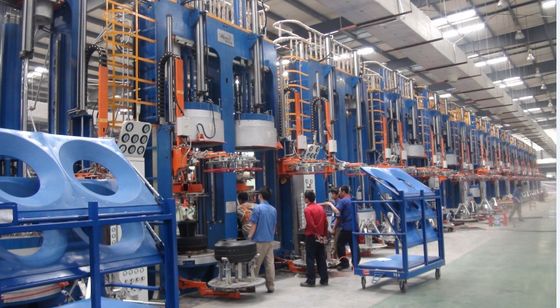 Rubber Tyre Vulcanizing Machine With PLC 21Mpa Hydraulic Pressure