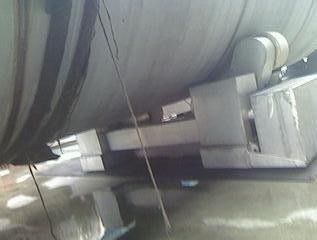 Remove tanks dirty by corrosive liquid rolling use welding rotator with prevent-water motor